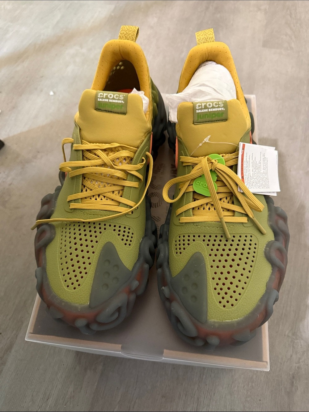 CROCS Kids Olive & Yellow Trail Runner Sneakers( Salehe Bembury )